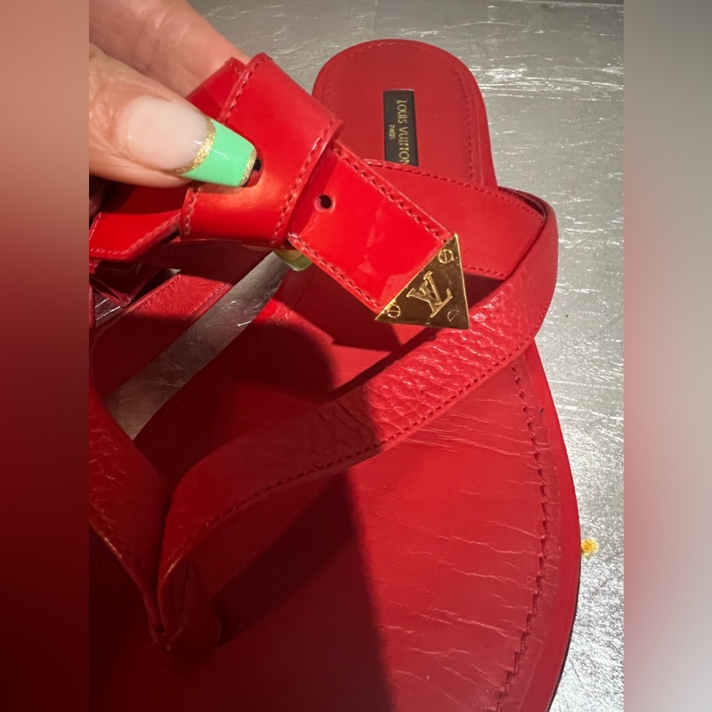 Louis Vuitton Sandals View 3